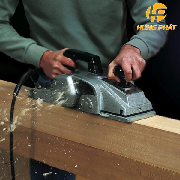 Máy bào Makita 1804N