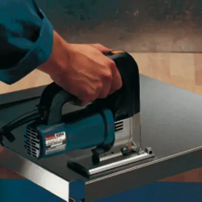 máy cưa lọng makita