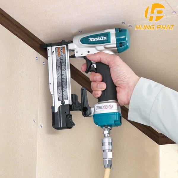 Máy bắn đinh dùng hơi Makita AF353
