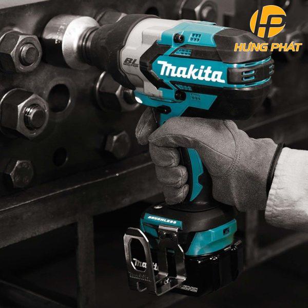 Máy cắt tôn Makita JN3200