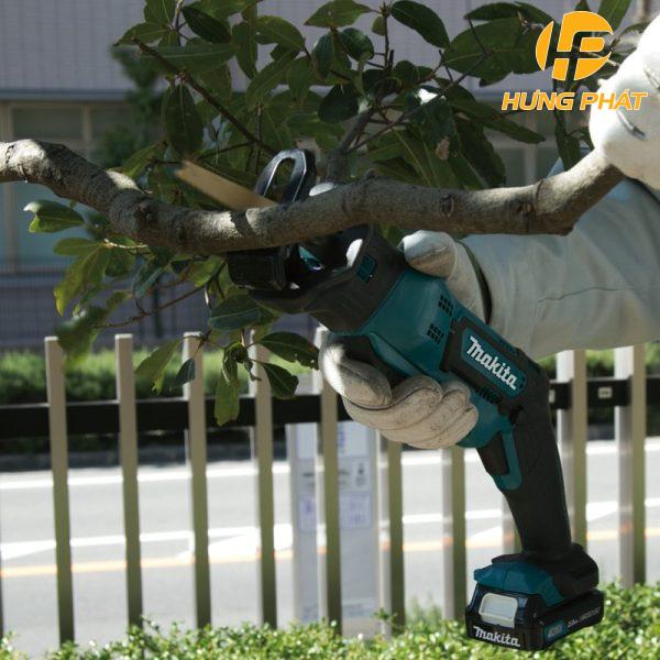 Máy cưa kiếm dùng pin Makita JR105DZ (không kèm pin sạc)