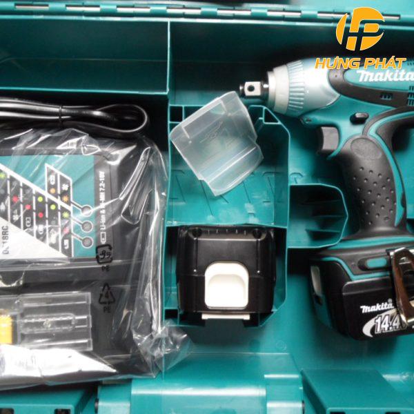 Máy siết bulong dùng pin Makita DTW250RME (kèm 2 pin 4.0 + sạc nhanh)