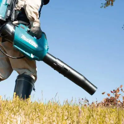 Máy thổi lá Makita UB001CZ