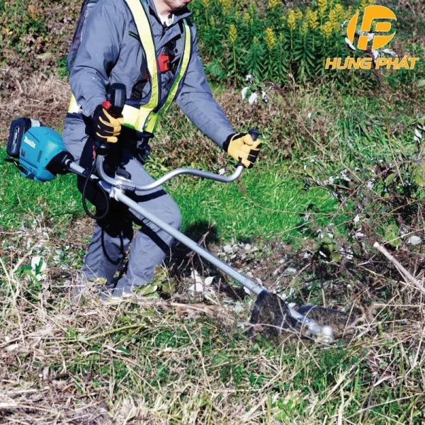 MÁY CẮT CỎ DÙNG PIN(BL)(40V MAX) MAKITA UR013GZ01