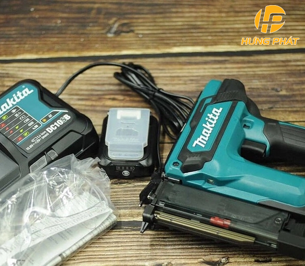 MÁY BẮN ĐINH DÙNG PIN PT354DSAJ (12V MAX) (kèm 02 pin 5.0 + sạc nhanh)