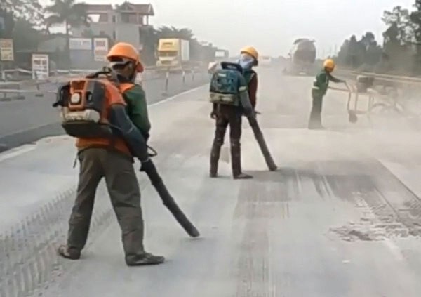 Máy thổi chạy xăng Makita EB7660TH Máy thổi chạy xăng Makita EB7660TH