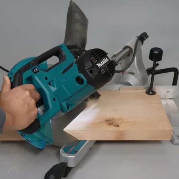 Máy cưa đa góc trượt Makita LS1110F